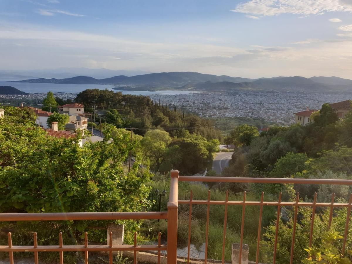 Apartment In Anakasia Overlooking Volos Exterior photo